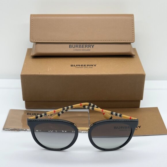 Burberry Willow BE4316 Sunglasses Black Frame Grey Gradient Lens 385311 54 READ* - Picture 1 of 11